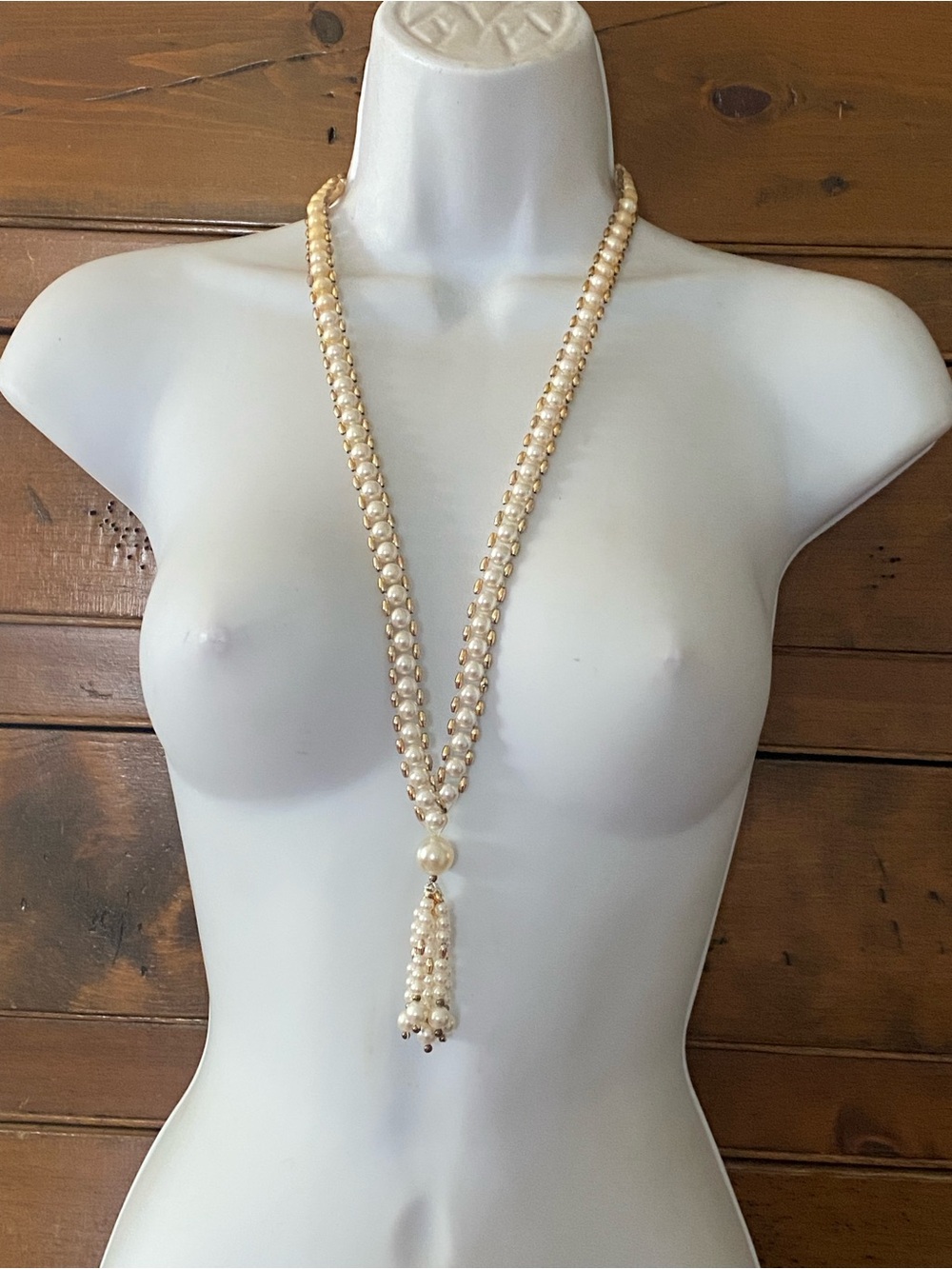 (BB5) Vintage Faux Pearls and Gold Tone Tassel Necklace